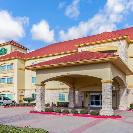 La Quinta By Wyndham Ennis Hotel